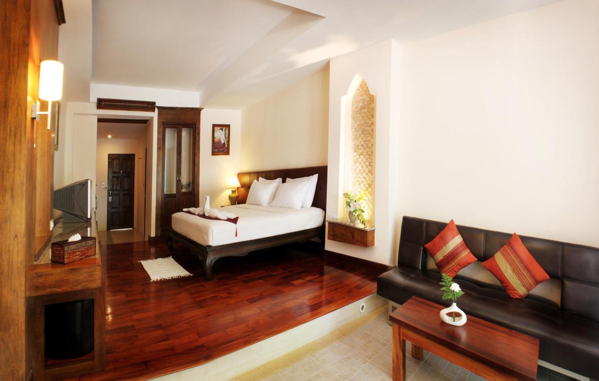 Baan Pron Phateep Patong Exterior foto