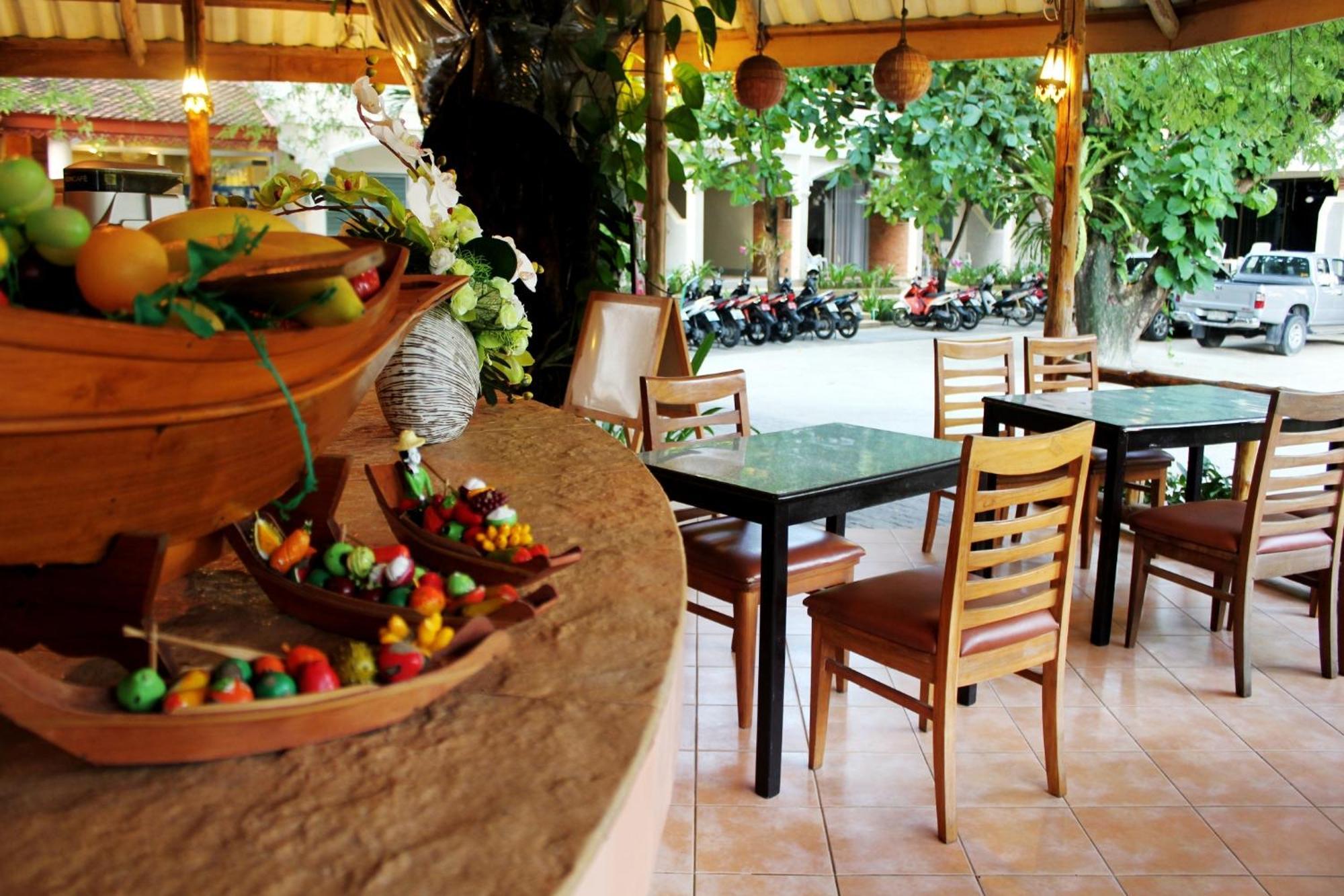 Baan Pron Phateep Patong Exterior foto