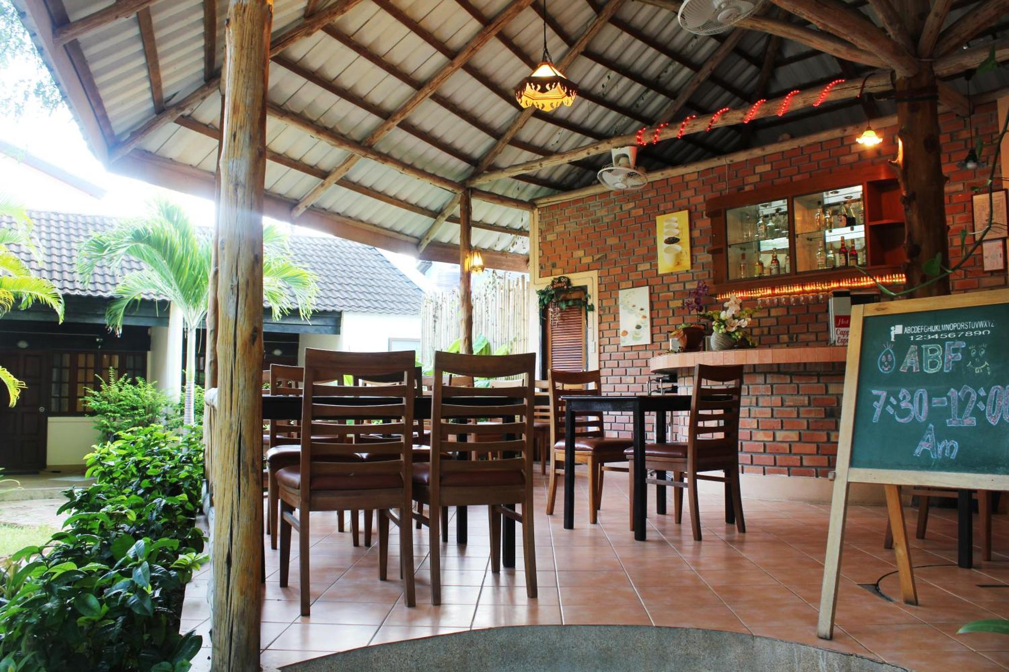 Baan Pron Phateep Patong Exterior foto