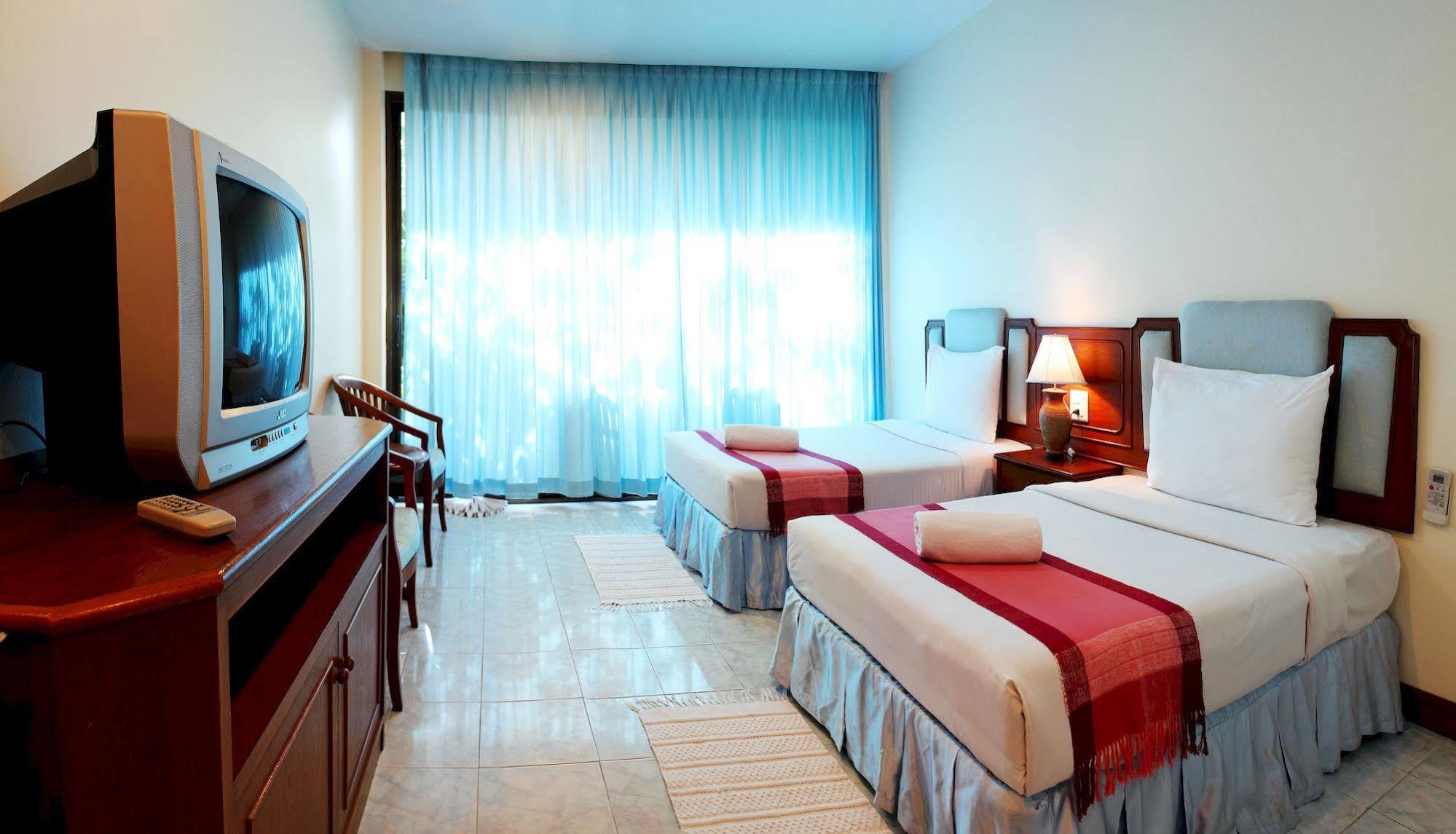 Baan Pron Phateep Patong Exterior foto