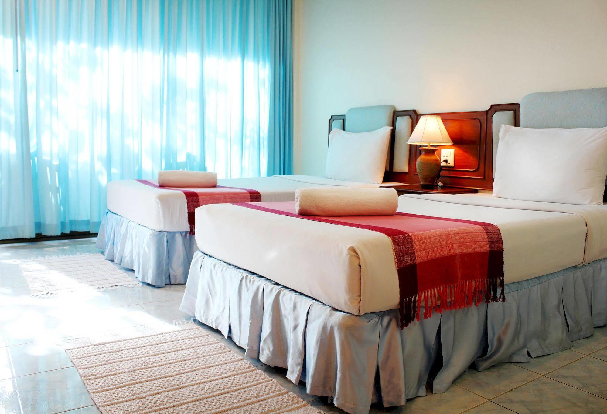 Baan Pron Phateep Patong Exterior foto